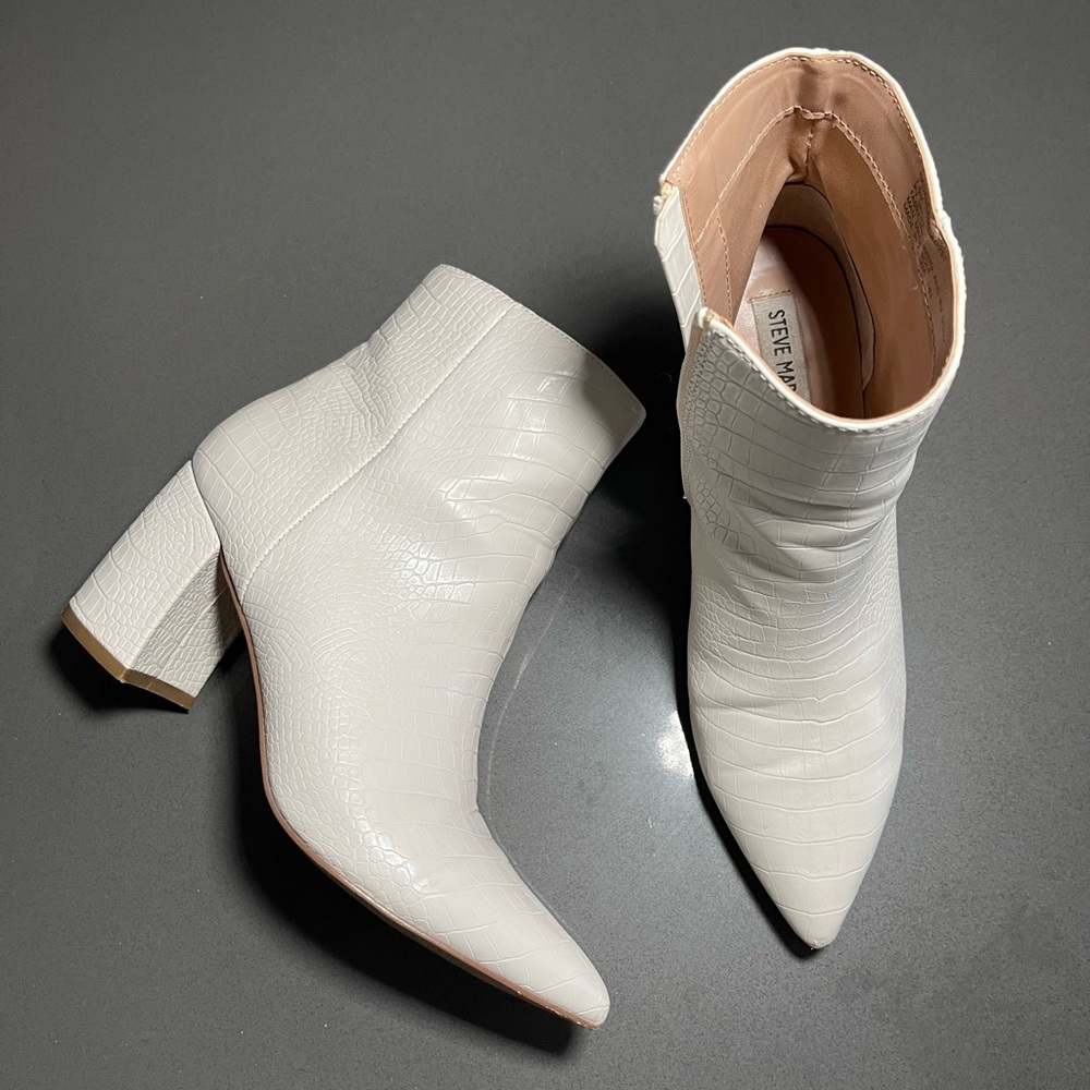 Steve Madden White Croc-skin Ankle Boots with Block Heel - Size 7.5